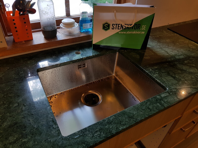 Undermonterad håltagning verde guatemala 20mm polerad