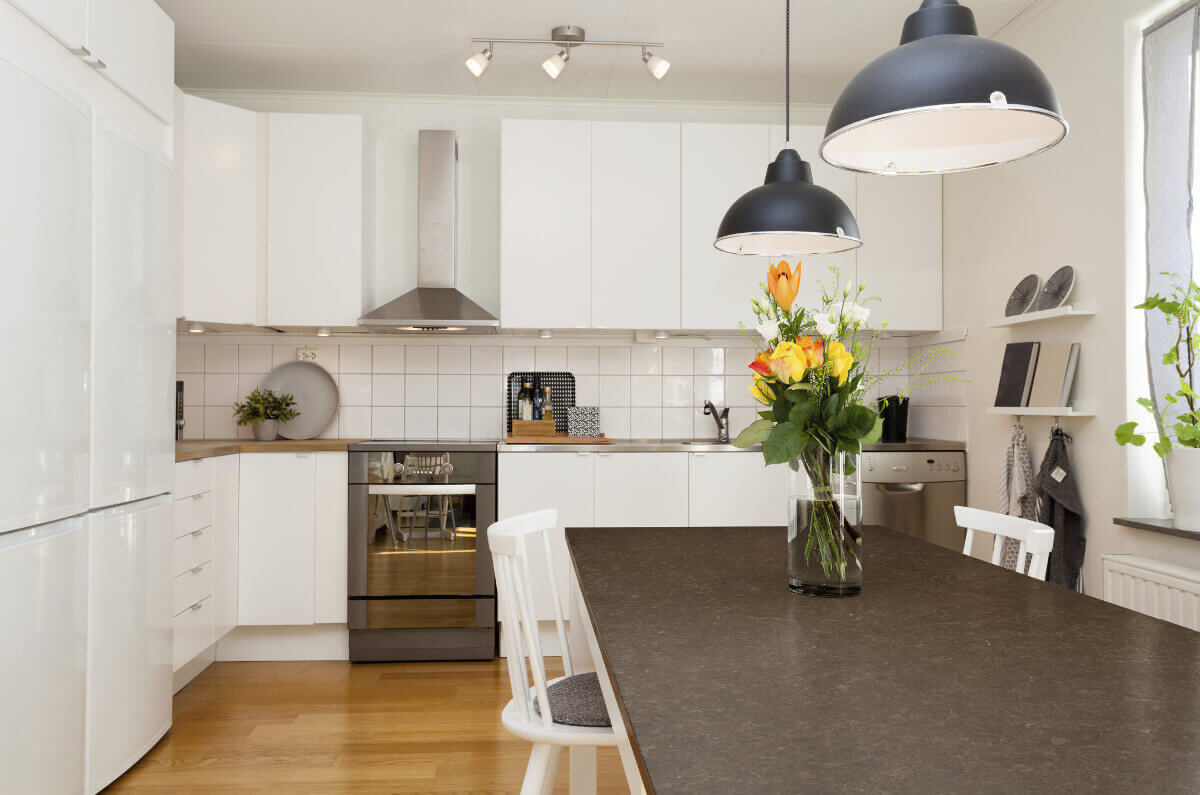 Bord i Silestone Iron Bark